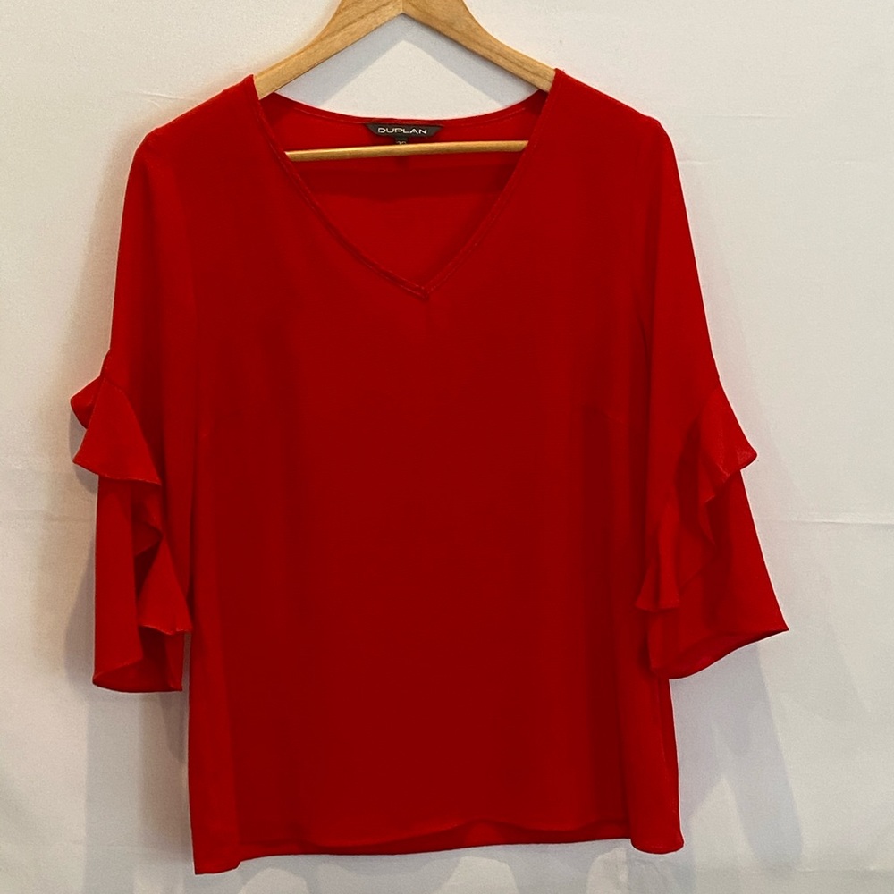 3 for $18 Duplan scarlet red top w ruffles, v neck size large